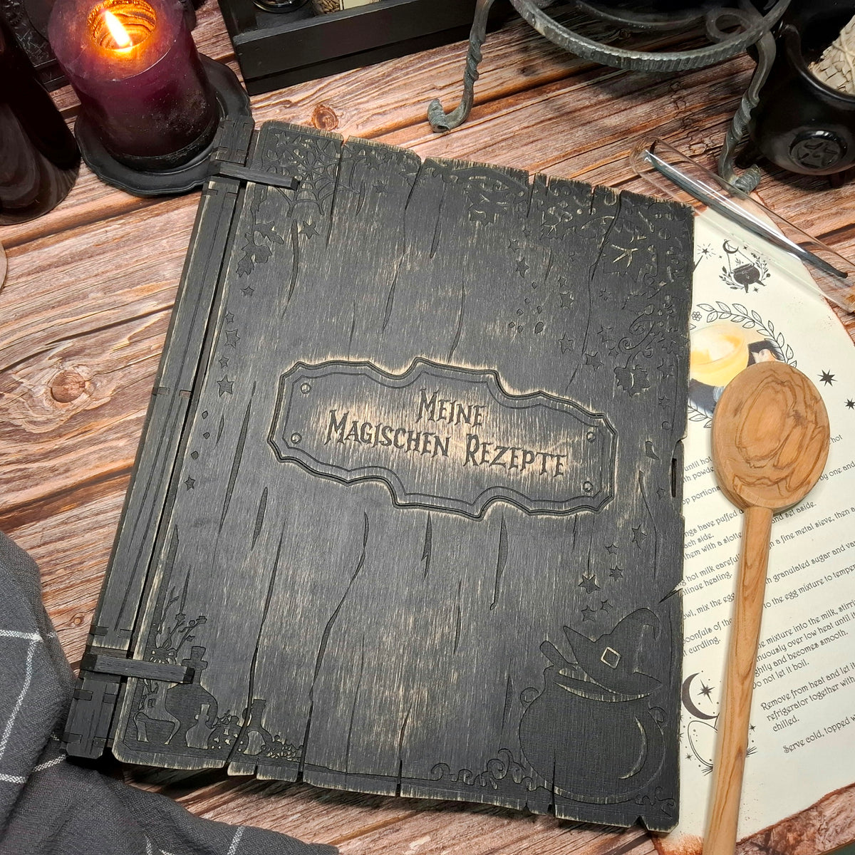 Meine magischen Rezepte wooden recipe binder available in German language version
